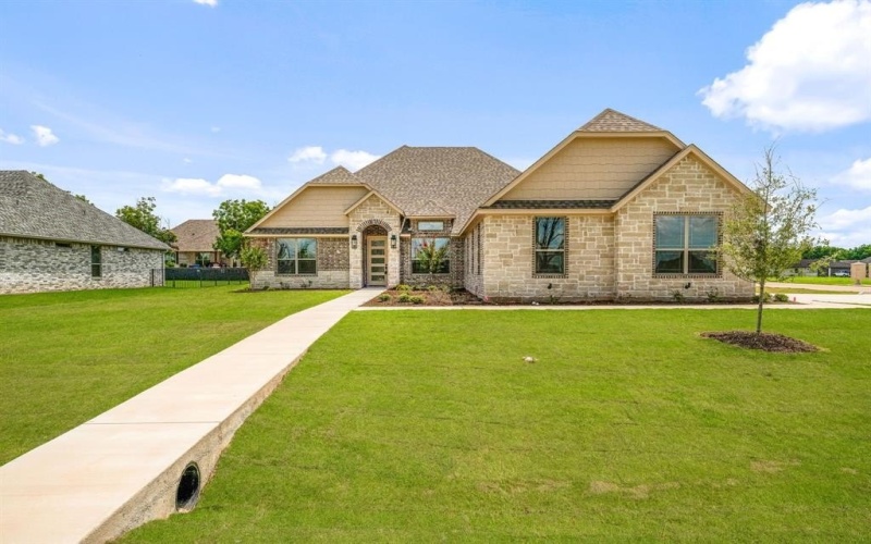 3701 Tremont Lane, Granbury, TX 76049, 4 Bedrooms Bedrooms, ,3 BathroomsBathrooms,Residential,For Sale,3701 Tremont Lane,20988569