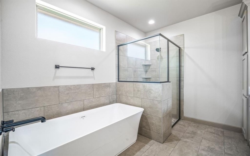 3701 Tremont Lane, Granbury, TX 76049, 4 Bedrooms Bedrooms, ,3 BathroomsBathrooms,Residential,For Sale,3701 Tremont Lane,20988569
