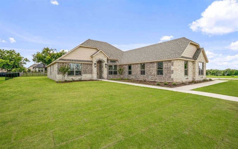 3701 Tremont Lane, Granbury, TX 76049, 4 Bedrooms Bedrooms, ,3 BathroomsBathrooms,Residential,For Sale,3701 Tremont Lane,20988569