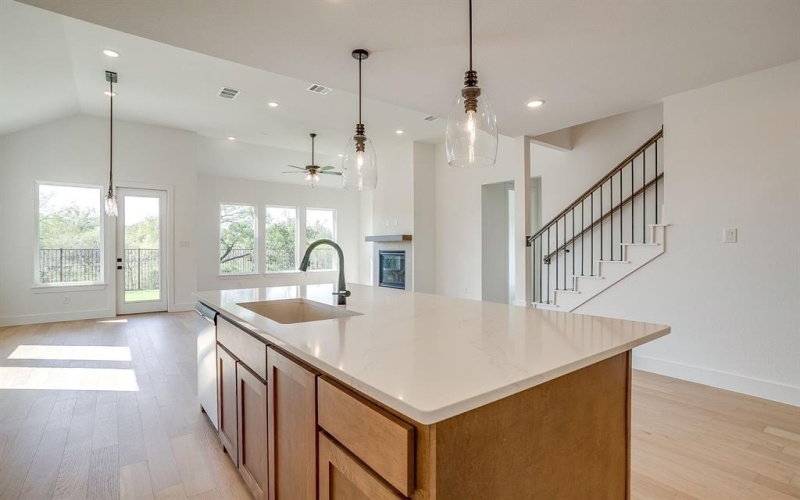 1656 Cedar Elm Way, Burleson, TX 76028, 4 Habitaciones Habitaciones , ,2 BañosBaños,Residential,En Venta,1656 Cedar Elm Way,0,20988608