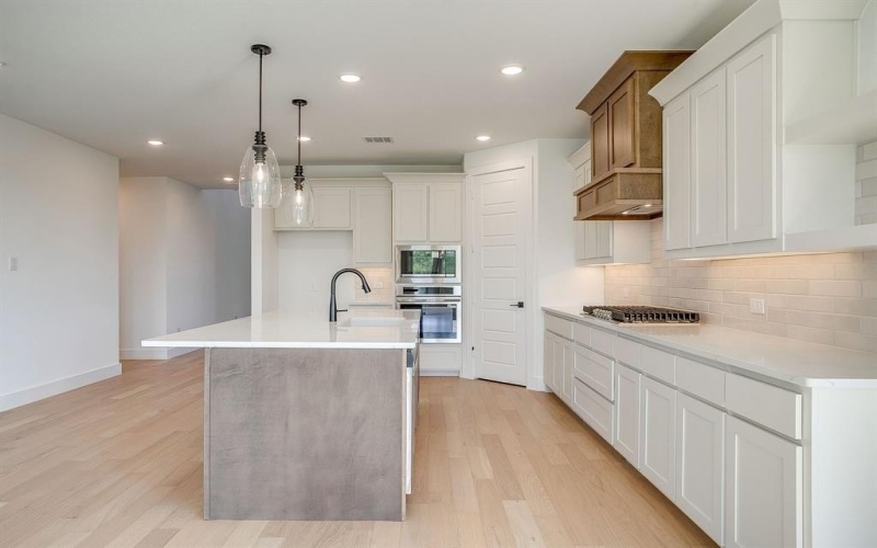 1656 Cedar Elm Way, Burleson, TX 76028, 4 Habitaciones Habitaciones , ,2 BañosBaños,Residential,En Venta,1656 Cedar Elm Way,0,20988608