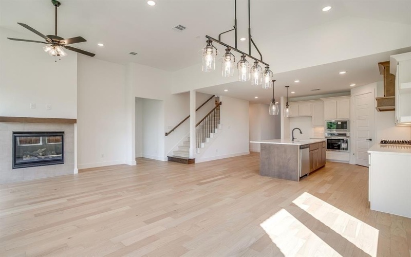 1656 Cedar Elm Way, Burleson, TX 76028, 4 Habitaciones Habitaciones , ,2 BañosBaños,Residential,En Venta,1656 Cedar Elm Way,0,20988608