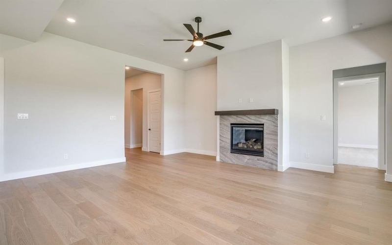 1660 Cedar Elm Way, Burleson, TX 76028, 4 Habitaciones Habitaciones , ,2 BañosBaños,Residential,En Venta,1660 Cedar Elm Way,0,20988661