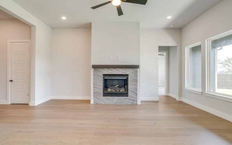 1660 Cedar Elm Way, Burleson, TX 76028, 4 Habitaciones Habitaciones , ,2 BañosBaños,Residential,En Venta,1660 Cedar Elm Way,0,20988661