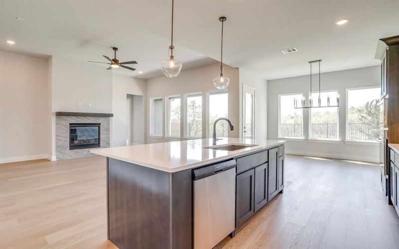 1660 Cedar Elm Way, Burleson, TX 76028, 4 Habitaciones Habitaciones , ,2 BañosBaños,Residential,En Venta,1660 Cedar Elm Way,0,20988661