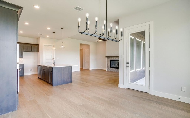 1660 Cedar Elm Way, Burleson, TX 76028, 4 Habitaciones Habitaciones , ,2 BañosBaños,Residential,En Venta,1660 Cedar Elm Way,0,20988661