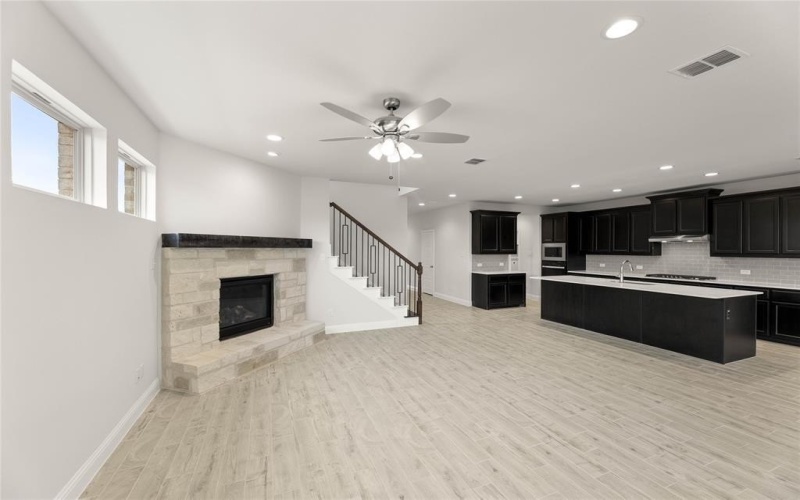 1125 Foxtail Drive, Justin, TX 76247, 4 Habitaciones Habitaciones , ,3 BañosBaños,Residential,En Venta,1125 Foxtail Drive,20988697