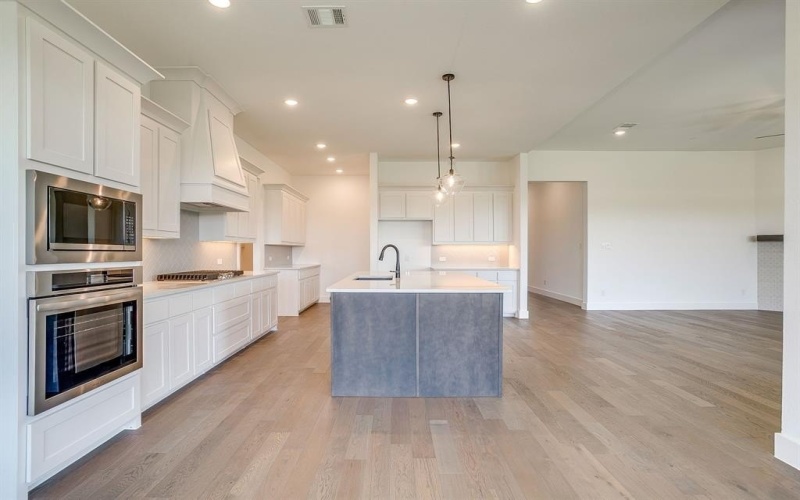 1652 Sequoia Way, Burleson, TX 76028, 4 Bedrooms Bedrooms, ,3 BathroomsBathrooms,Residential,For Sale,1652 Sequoia Way,0,20988707