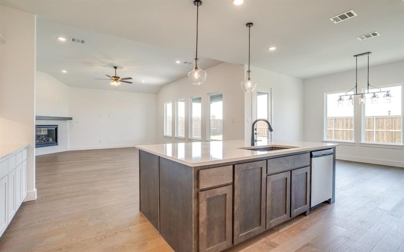 1652 Sequoia Way, Burleson, TX 76028, 4 Bedrooms Bedrooms, ,3 BathroomsBathrooms,Residential,For Sale,1652 Sequoia Way,0,20988707