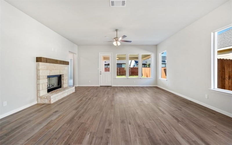 1248 Sabine River Lane, Springtown, TX 76082, 3 Bedrooms Bedrooms, ,2 BathroomsBathrooms,Residential,For Sale,1248 Sabine River Lane,0,20989064