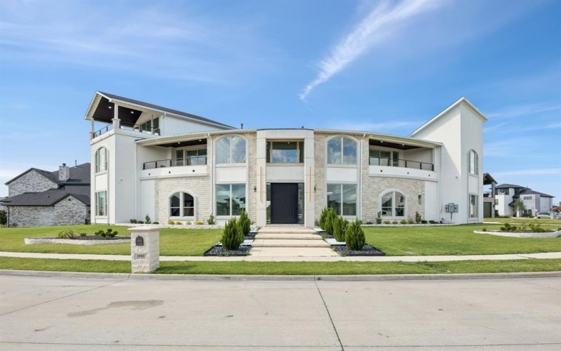 1933 Noe Boulevard, Heath, TX 75126, 5 Bedrooms Bedrooms, ,5 BathroomsBathrooms,Residential,For Sale,1933 Noe Boulevard,20982347