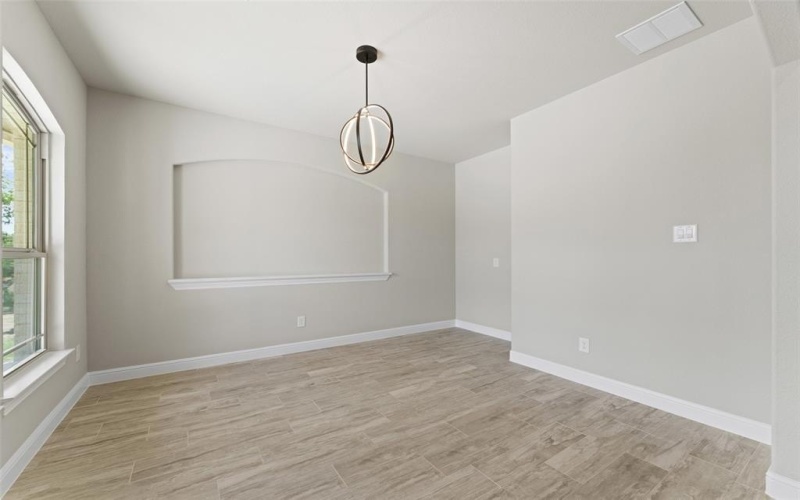 1806 AVENUE F, Grand Prairie, TX 75051, 4 Habitaciones Habitaciones , ,2 BañosBaños,Residential,En Venta,1806 AVENUE F,20987846