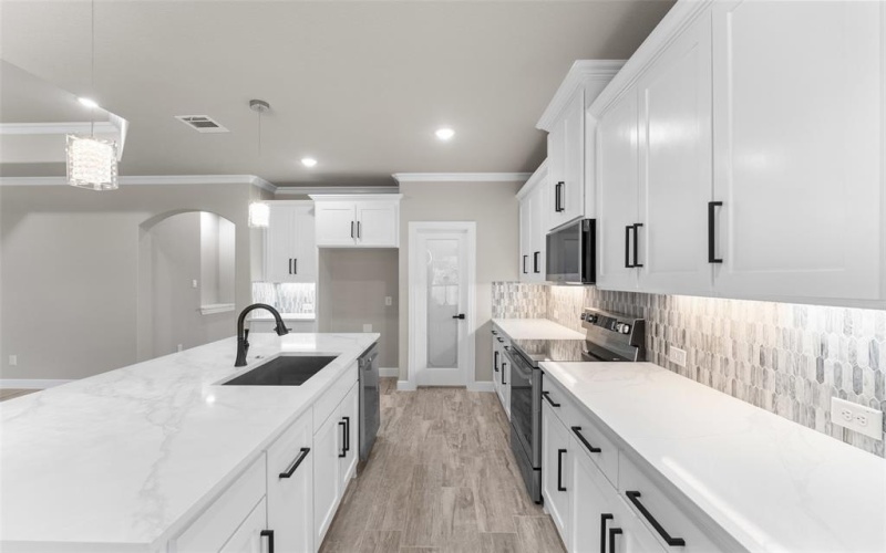 1806 AVENUE F, Grand Prairie, TX 75051, 4 Habitaciones Habitaciones , ,2 BañosBaños,Residential,En Venta,1806 AVENUE F,20987846