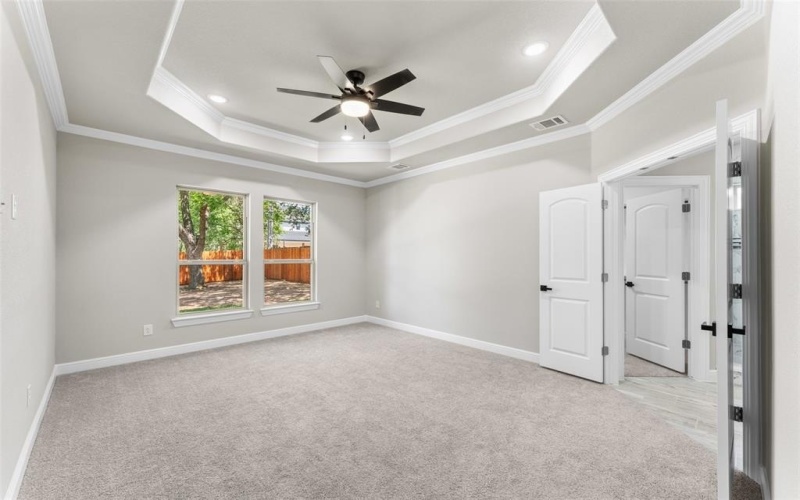 1806 AVENUE F, Grand Prairie, TX 75051, 4 Habitaciones Habitaciones , ,2 BañosBaños,Residential,En Venta,1806 AVENUE F,20987846