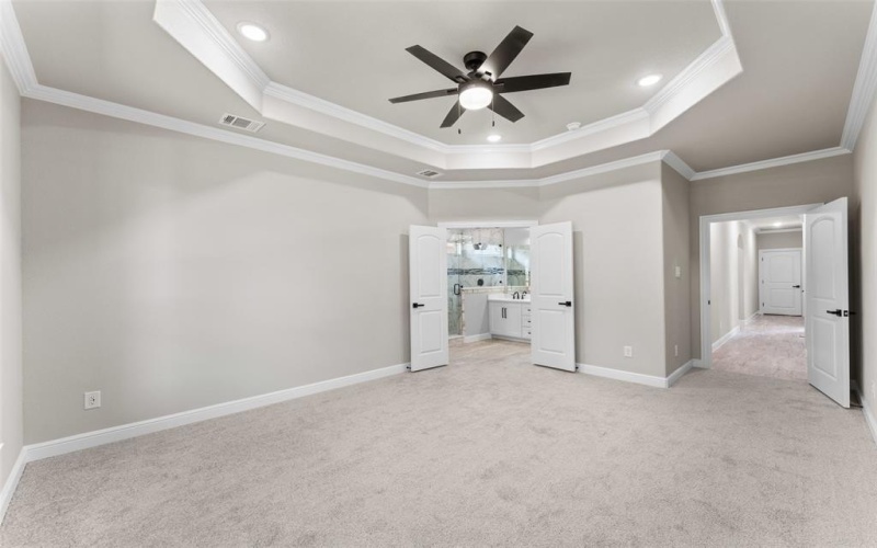 1806 AVENUE F, Grand Prairie, TX 75051, 4 Habitaciones Habitaciones , ,2 BañosBaños,Residential,En Venta,1806 AVENUE F,20987846