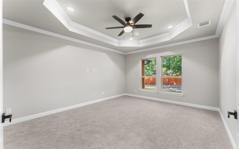 1806 AVENUE F, Grand Prairie, TX 75051, 4 Habitaciones Habitaciones , ,2 BañosBaños,Residential,En Venta,1806 AVENUE F,20987846