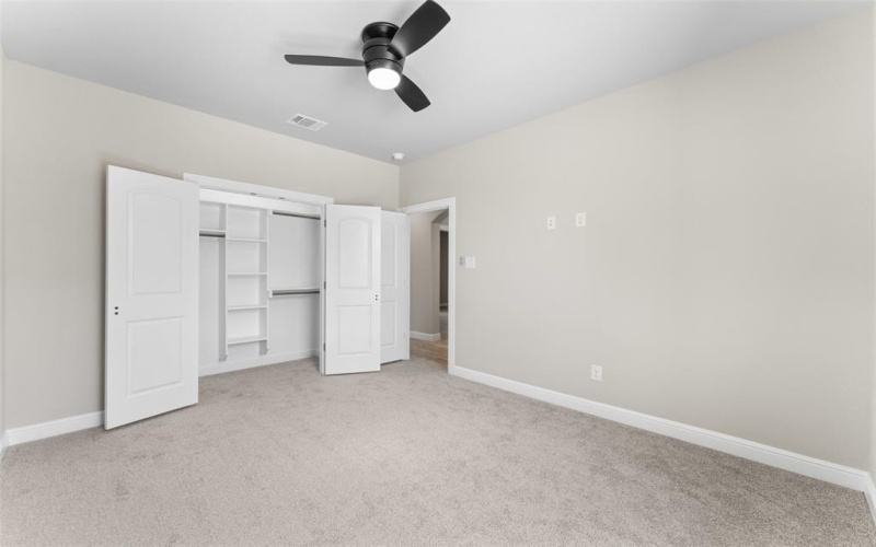 1806 AVENUE F, Grand Prairie, TX 75051, 4 Habitaciones Habitaciones , ,2 BañosBaños,Residential,En Venta,1806 AVENUE F,20987846