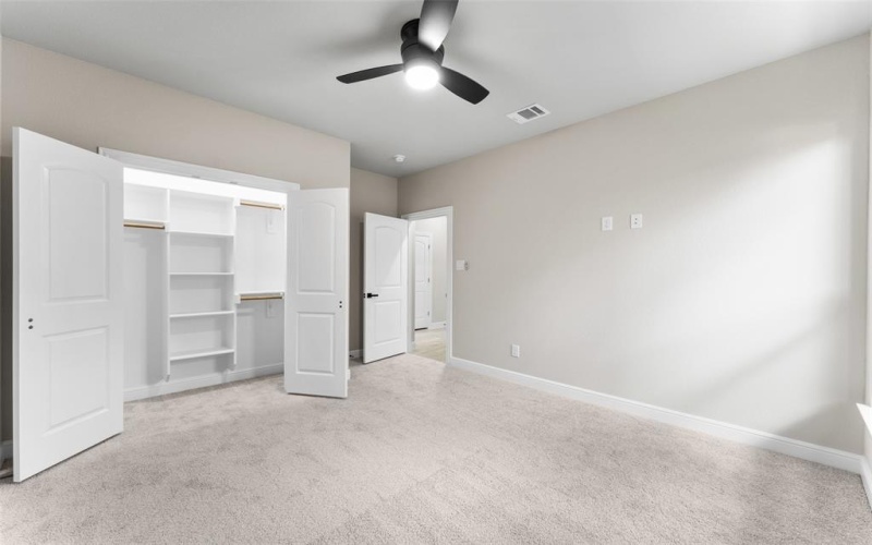 1806 AVENUE F, Grand Prairie, TX 75051, 4 Habitaciones Habitaciones , ,2 BañosBaños,Residential,En Venta,1806 AVENUE F,20987846