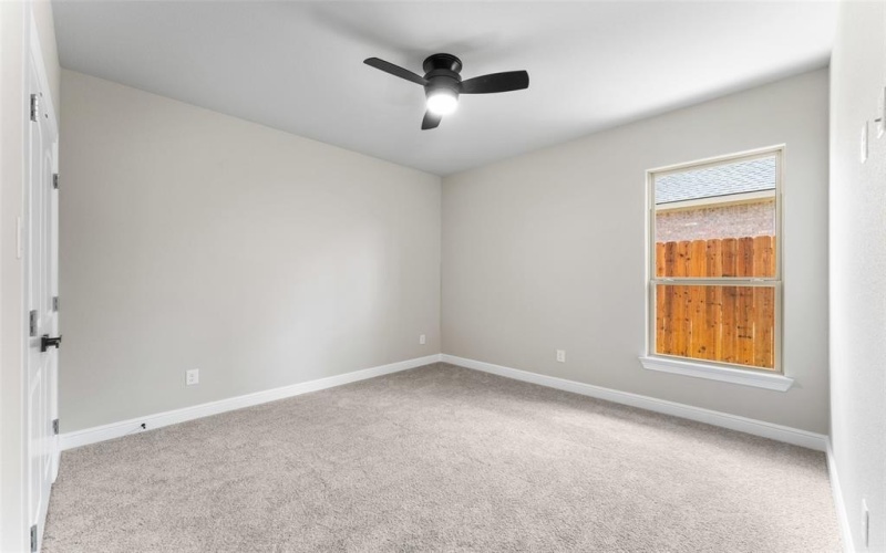 1806 AVENUE F, Grand Prairie, TX 75051, 4 Habitaciones Habitaciones , ,2 BañosBaños,Residential,En Venta,1806 AVENUE F,20987846