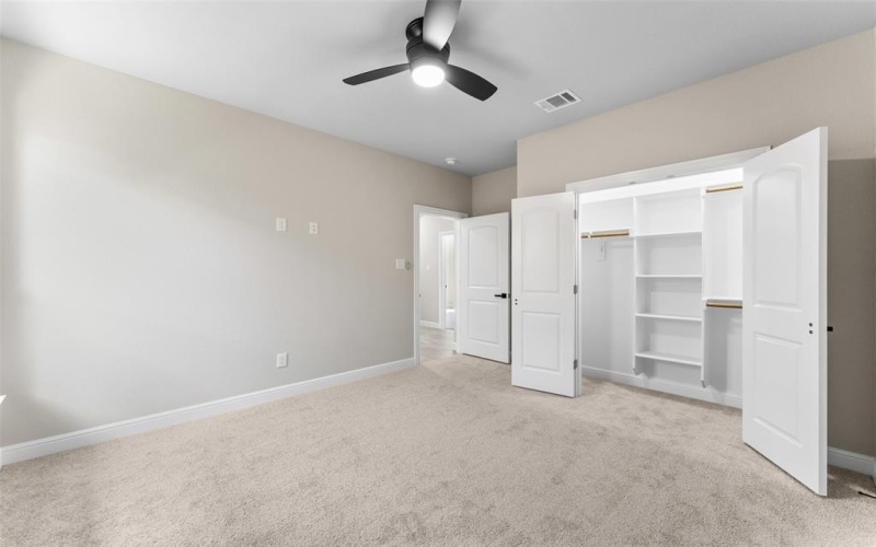 1806 AVENUE F, Grand Prairie, TX 75051, 4 Habitaciones Habitaciones , ,2 BañosBaños,Residential,En Venta,1806 AVENUE F,20987846