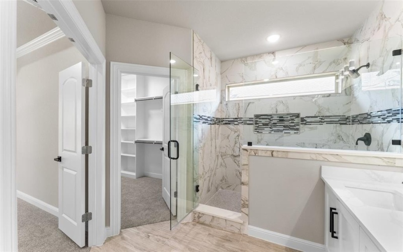 1806 AVENUE F, Grand Prairie, TX 75051, 4 Habitaciones Habitaciones , ,2 BañosBaños,Residential,En Venta,1806 AVENUE F,20987846