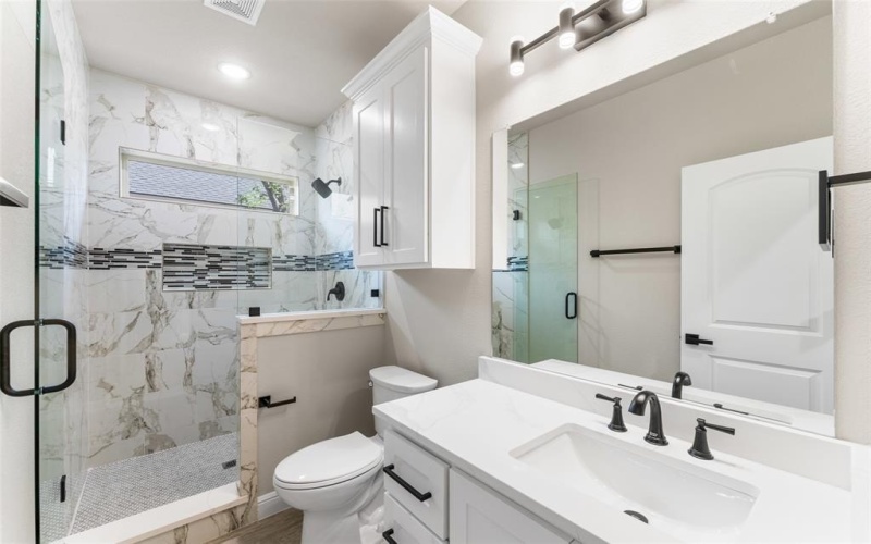 1806 AVENUE F, Grand Prairie, TX 75051, 4 Habitaciones Habitaciones , ,2 BañosBaños,Residential,En Venta,1806 AVENUE F,20987846