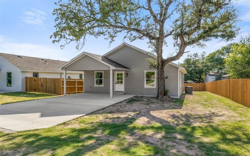 5704 Arkansas Trail, Granbury, TX 76048, 3 Bedrooms Bedrooms, ,2 BathroomsBathrooms,Residential,For Sale,5704 Arkansas Trail,20987854