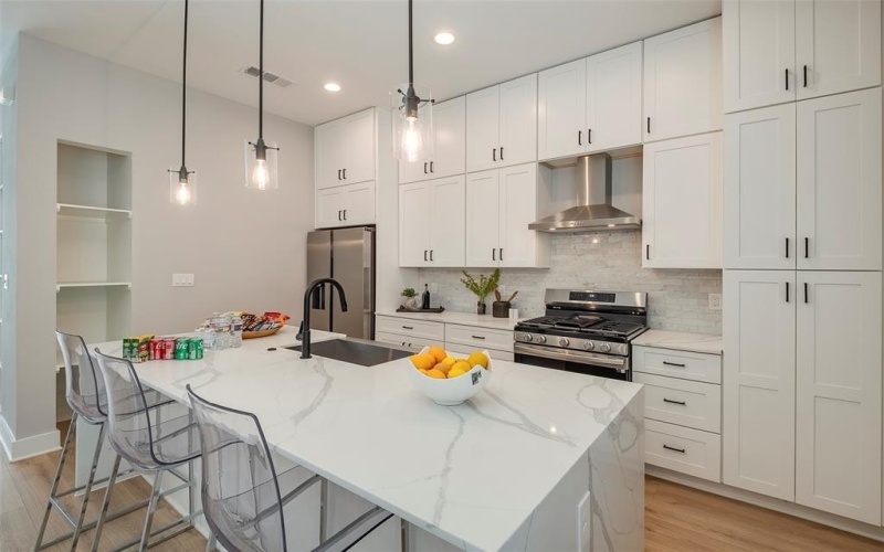 4440 Scurry Street #3, Dallas, TX 75204, 2 Bedrooms Bedrooms, ,2 BathroomsBathrooms,Residential Multi Family,For Sale,4440 Scurry Street,20987900