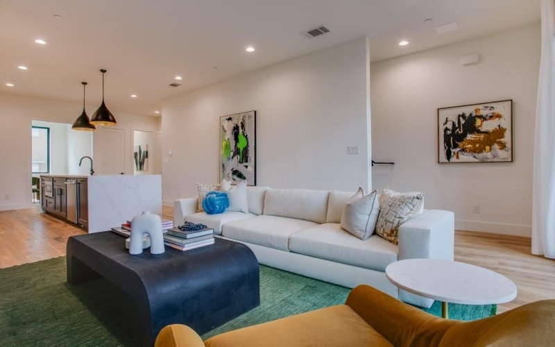 805 Pavillon Street #108, Dallas, TX 75204, 3 Bedrooms Bedrooms, ,3 BathroomsBathrooms,Residential,For Sale,805 Pavillon Street,20988239