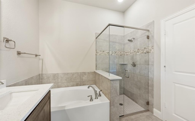 1949 Evergreen Lane, Glenn Heights, TX 75154, 4 Habitaciones Habitaciones , ,3 BañosBaños,Residential,En Venta,1949 Evergreen Lane,20988257