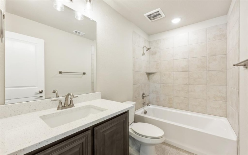 1949 Evergreen Lane, Glenn Heights, TX 75154, 4 Habitaciones Habitaciones , ,3 BañosBaños,Residential,En Venta,1949 Evergreen Lane,20988257