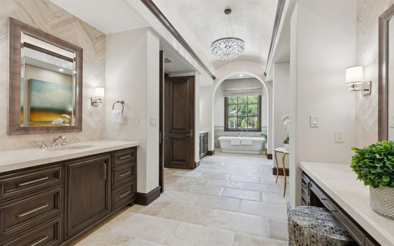 690 S Peytonville Avenue, Southlake, TX 76092, 5 Bedrooms Bedrooms, ,6 BathroomsBathrooms,Residential,For Sale,690 S Peytonville Avenue,20988329