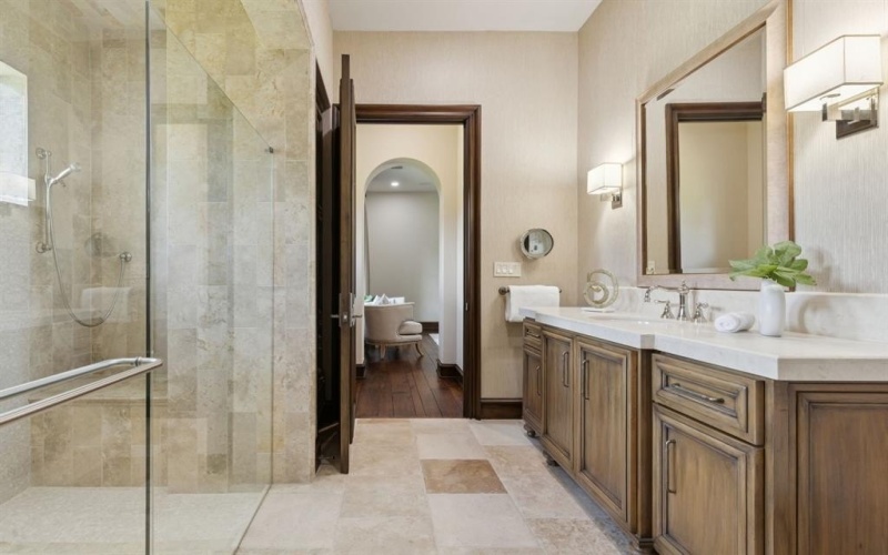 690 S Peytonville Avenue, Southlake, TX 76092, 5 Bedrooms Bedrooms, ,6 BathroomsBathrooms,Residential,For Sale,690 S Peytonville Avenue,20988329