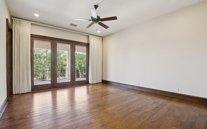 690 S Peytonville Avenue, Southlake, TX 76092, 5 Bedrooms Bedrooms, ,6 BathroomsBathrooms,Residential,For Sale,690 S Peytonville Avenue,20988329