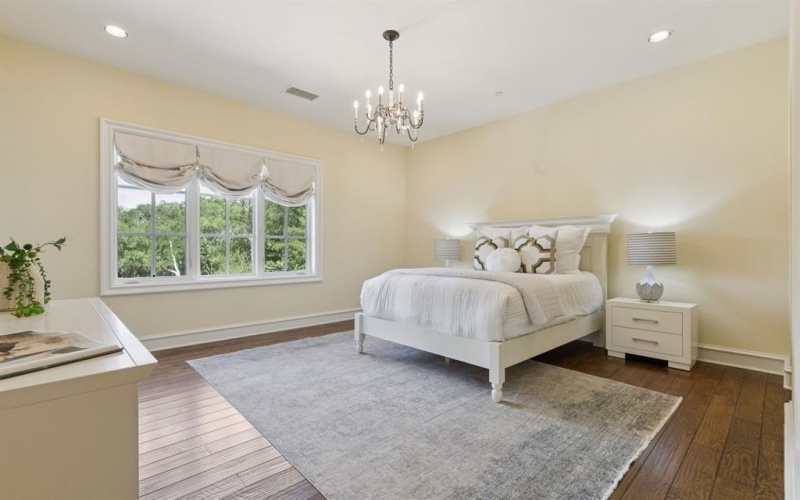 690 S Peytonville Avenue, Southlake, TX 76092, 5 Bedrooms Bedrooms, ,6 BathroomsBathrooms,Residential,For Sale,690 S Peytonville Avenue,20988329