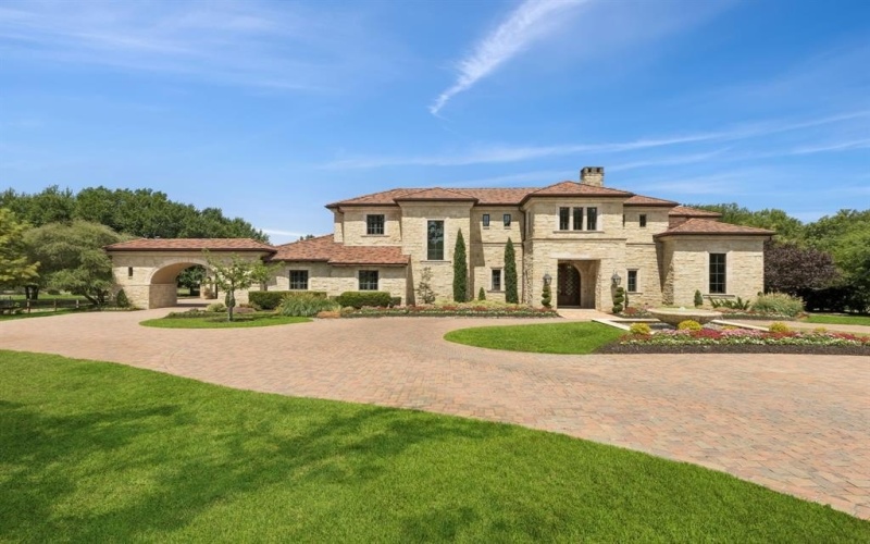 690 S Peytonville Avenue, Southlake, TX 76092, 5 Bedrooms Bedrooms, ,6 BathroomsBathrooms,Residential,For Sale,690 S Peytonville Avenue,20988329
