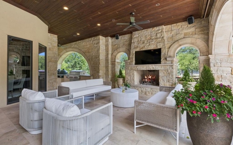 690 S Peytonville Avenue, Southlake, TX 76092, 5 Bedrooms Bedrooms, ,6 BathroomsBathrooms,Residential,For Sale,690 S Peytonville Avenue,20988329