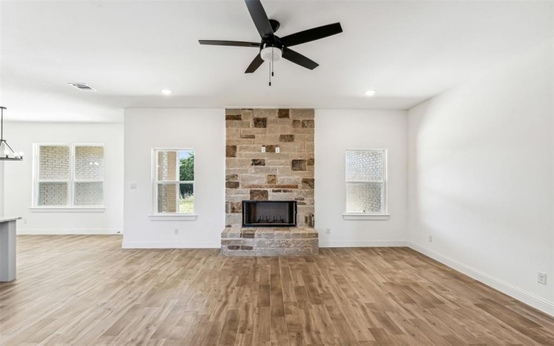 213 Blackjack Crossing, Paradise, TX 76073, 4 Bedrooms Bedrooms, ,3 BathroomsBathrooms,Residential,For Sale,213 Blackjack Crossing,20988341