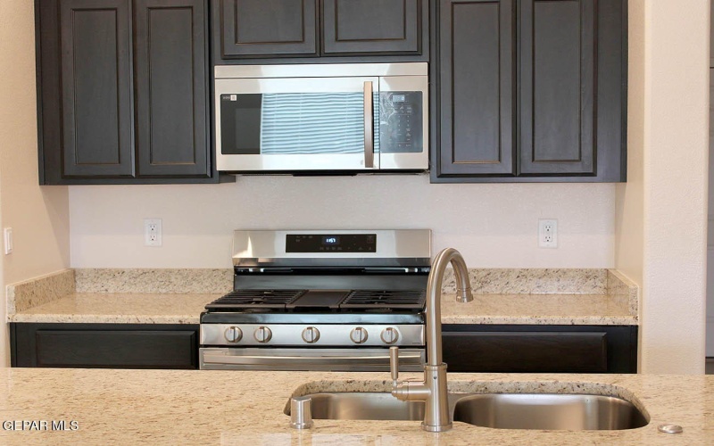 4784 CPT Isaac Camacho unit: A #A, El Paso, TX 79938, 3 Habitaciones Habitaciones , ,2 BañosBaños,Residential Multi Family,En Venta,4784 CPT Isaac Camacho unit: A,925779