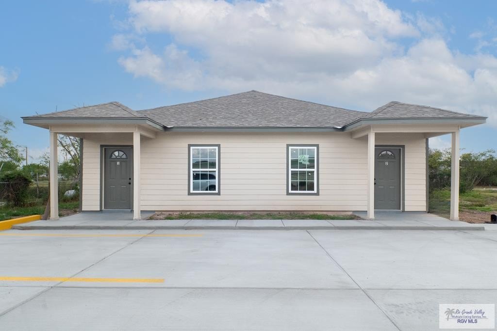 950 E EXPRESSWAY 83, SAN BENITO, TX 78586, ,Residential Multi Family,En Venta,950 E EXPRESSWAY 83,29752042