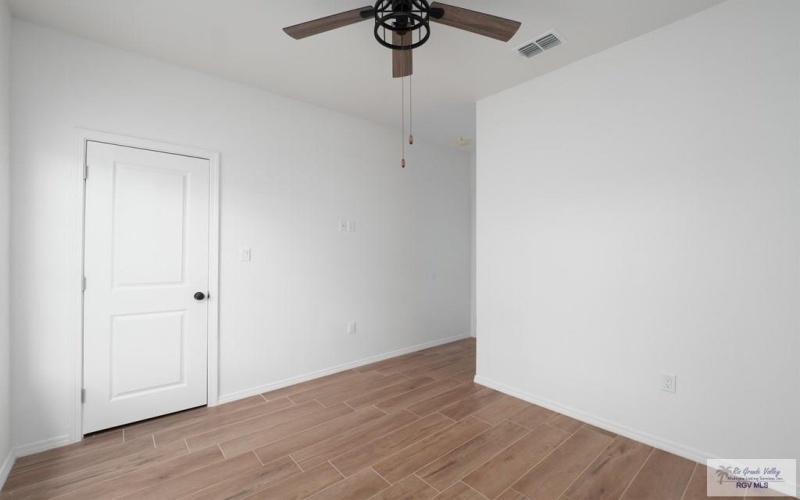 950 E EXPRESSWAY 83, SAN BENITO, TX 78586, ,Residential Multi Family,En Venta,950 E EXPRESSWAY 83,29752042