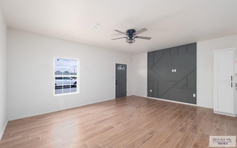 950 E EXPRESSWAY 83, SAN BENITO, TX 78586, ,Residential Multi Family,En Venta,950 E EXPRESSWAY 83,29752042