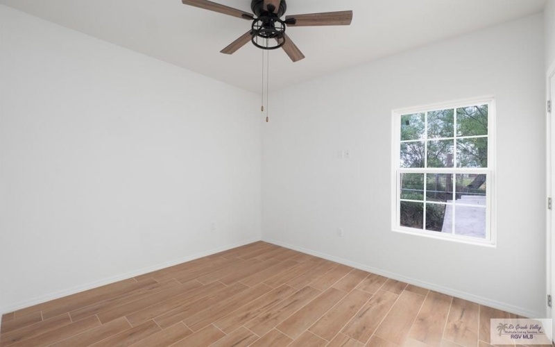 950 E EXPRESSWAY 83, SAN BENITO, TX 78586, ,Residential Multi Family,En Venta,950 E EXPRESSWAY 83,29752042