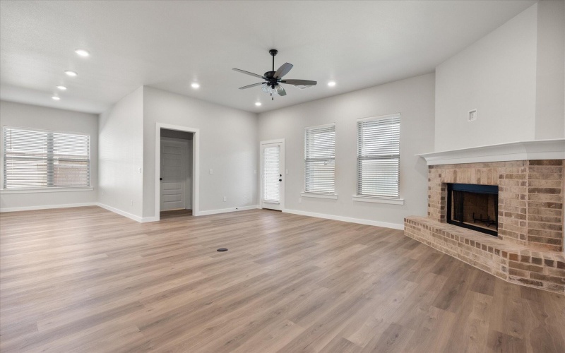 5407 109th Street, Lubbock, TX 79424, 4 Bedrooms Bedrooms, ,3 BathroomsBathrooms,Residential,For Sale,5407 109th Street,0,202557320