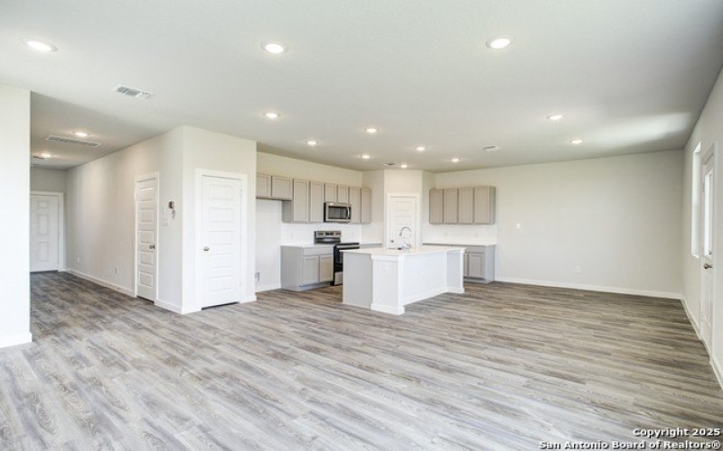 2526 RAMBO DRIVE, San Antonio, TX 78224, 4 Habitaciones Habitaciones , ,2 BañosBaños,Residential,En Venta,2526 RAMBO DRIVE,1845262