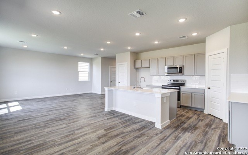 2526 RAMBO DRIVE, San Antonio, TX 78224, 4 Habitaciones Habitaciones , ,2 BañosBaños,Residential,En Venta,2526 RAMBO DRIVE,1845262