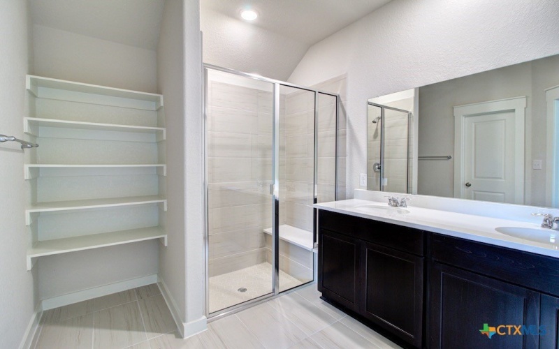 980 Gray Cloud Drive, New Braunfels, TX 78130, 4 Habitaciones Habitaciones , ,2 BañosBaños,Residential,En Venta,980 Gray Cloud Drive,574772