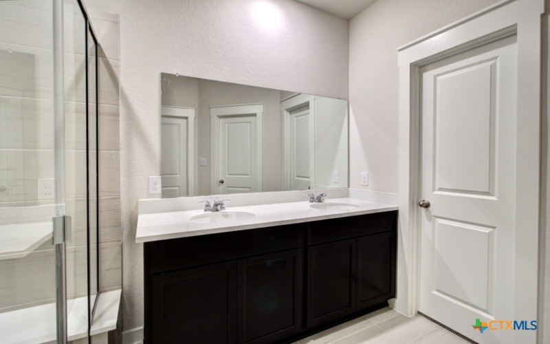 980 Gray Cloud Drive, New Braunfels, TX 78130, 4 Habitaciones Habitaciones , ,2 BañosBaños,Residential,En Venta,980 Gray Cloud Drive,574772