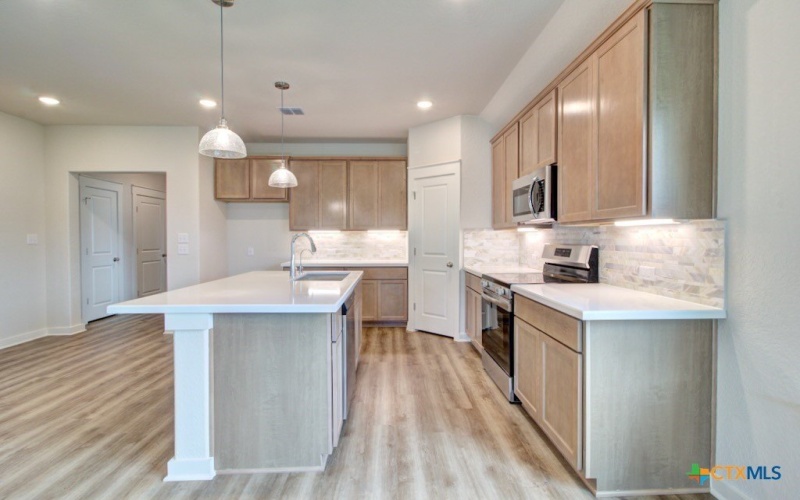 980 Gray Cloud Drive, New Braunfels, TX 78130, 4 Habitaciones Habitaciones , ,2 BañosBaños,Residential,En Venta,980 Gray Cloud Drive,574772