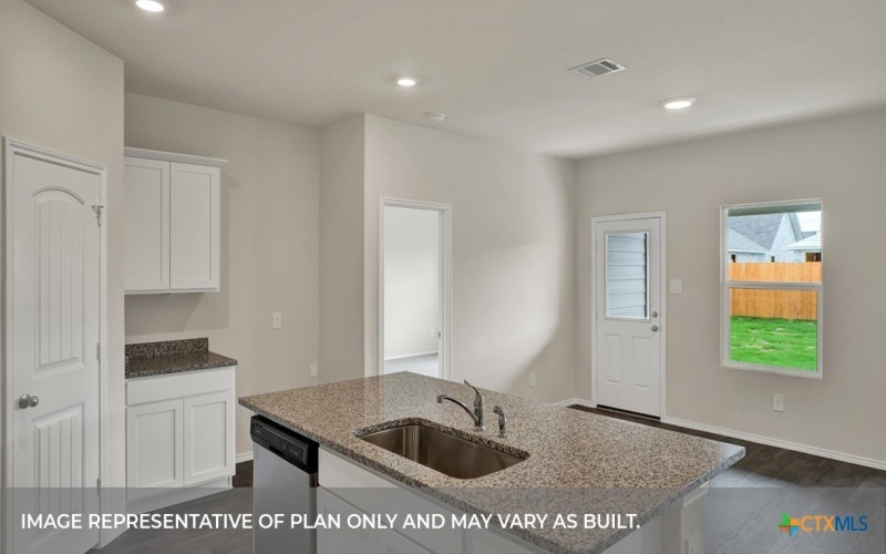 211 LAS LOMAS Street, San Marcos, TX 78666, 3 Habitaciones Habitaciones , ,2 BañosBaños,Residential,En Venta,211 LAS LOMAS Street,585562